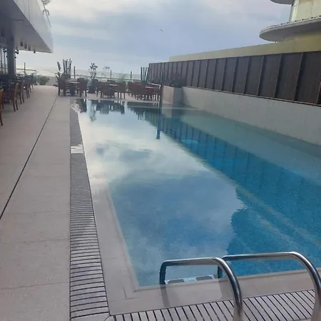 C&m By Zora Lägenhet Năvodari