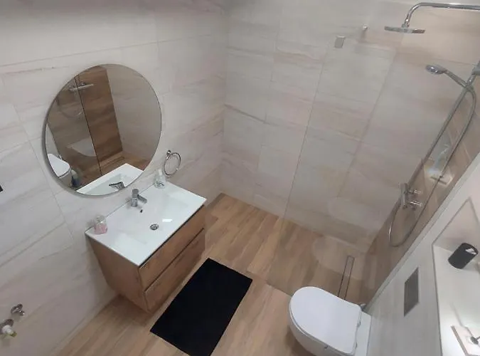 Apartamento C&m By Zora Năvodari